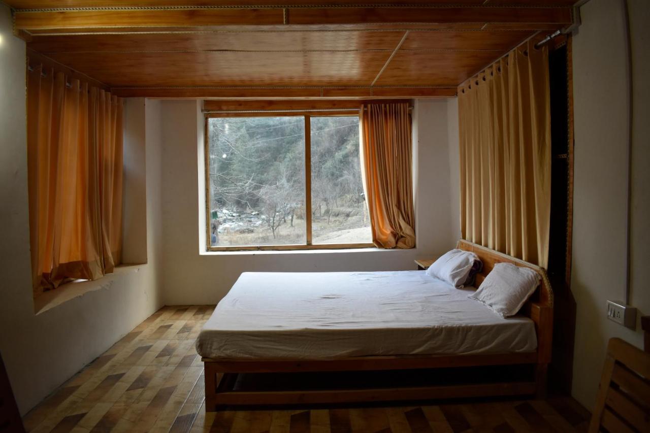 Moksha - By The River Jibhi Exterior photo
